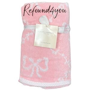 Laura Ashley - ‘Elegant White Bows’ Hand Towels (2). NWT Firm!